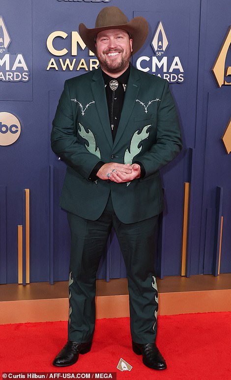 He rocked a light beard for the awards show