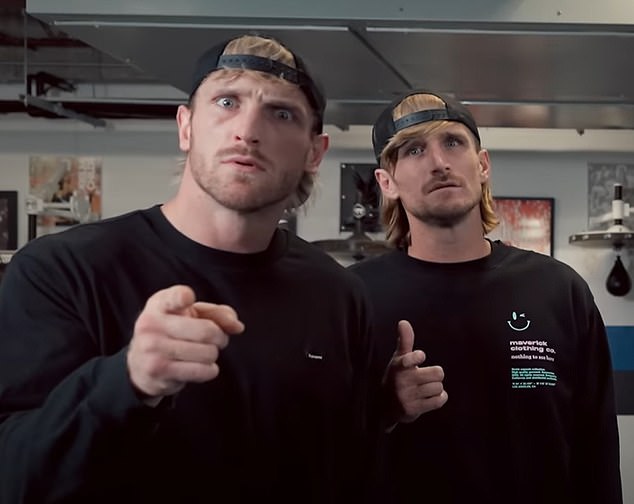 Logan Paul (lijevo) optužio je BBC za 'platformiranje predatora u posljednjih 50 godina'