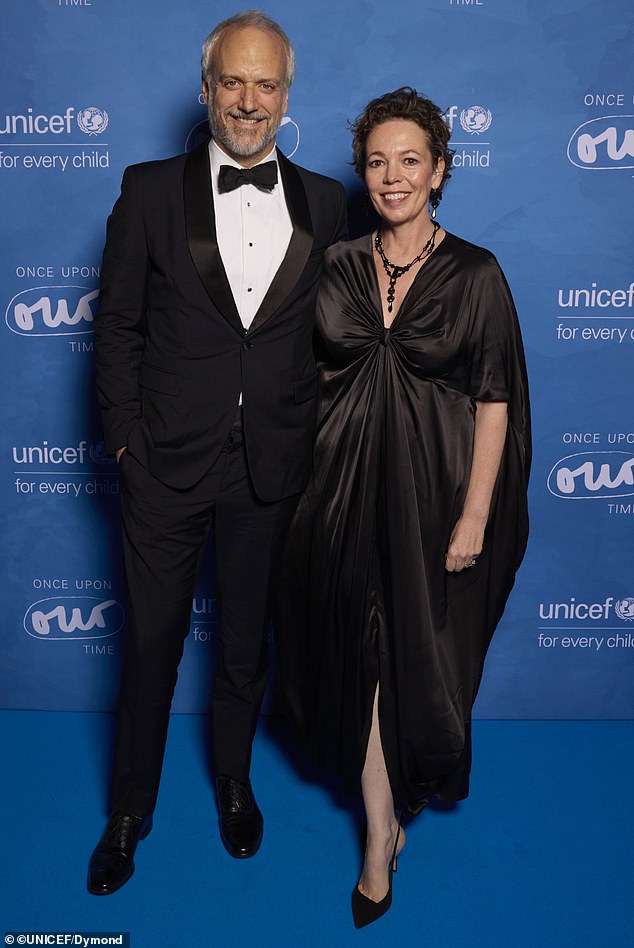 The star was also accompanied by her husband, Ed Sinclair, who was dapper in a classic black suit