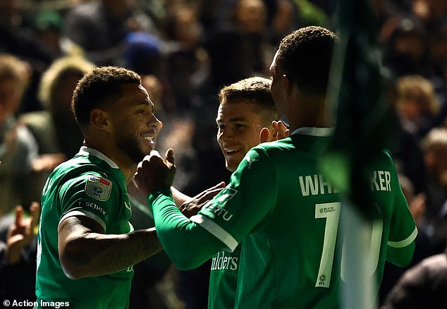 Zaboravljeni napadač Premier lige zabio je fantastičan gol u remiju Plymoutha Waynea Rooneya