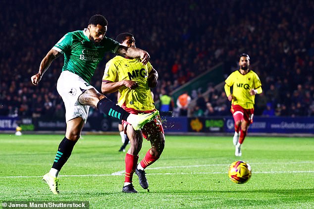 Andre Gray je izjednačio Plymouth protiv Watforda sjajnim udarcem iz voleja u prvom poluvremenu