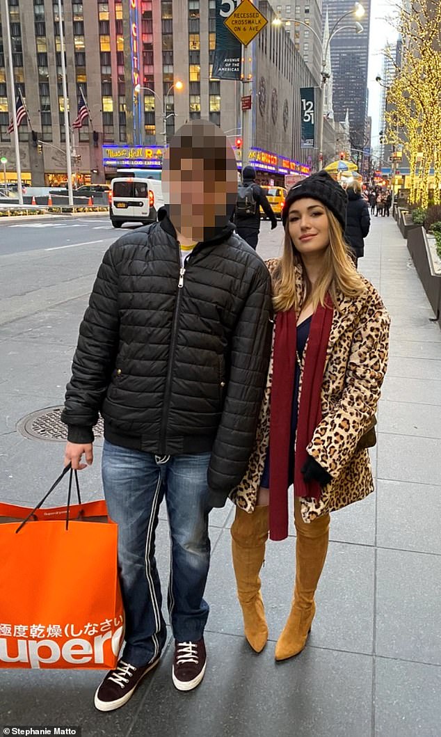 Bilo je zastrašujuće. Osjećao sam se kao da mom bratu ispiraju mozak. Vidite, moja je obitelj uvijek bila liberalna. Moja majka i ja smo ponosni demokrati i pretpostavljam da sam uvijek pretpostavljao da će moj brat slijediti naš primjer. (Na slici: Matto s bratom).