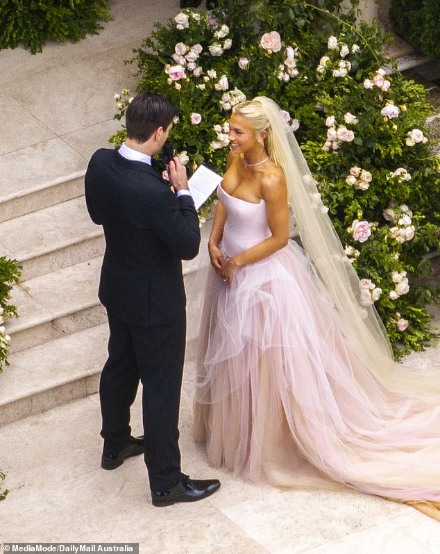 Tammy i Matt vjenčali su se na prekrasnoj ceremoniji u Chateau Du Soleil u Byron Bayu, okruženi obitelji i prijateljima