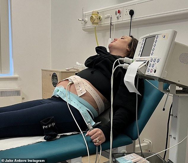 Charlotte Crosby navodno je unajmila osiguranje nakon što se više nije osjećala sigurnom nakon što su je maskirani pljačkaši naoružani mačetom u četvrtak provalili u dom u Sunderlandu vrijedan milijun funti