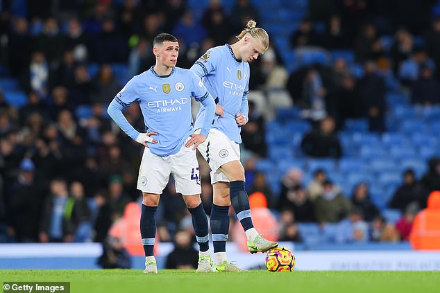 Gary Neville inzistirao je na tome da je Manchester City u 'propadanju' zbog posljednjeg poraza