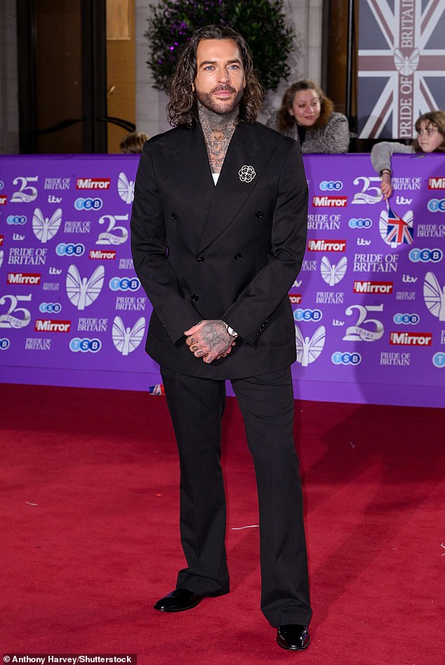 Pete Wicks made his feelings clear as he wrote a smitten comment under Maura Higgins ' latest Instagram post on Sunday