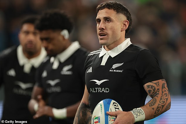 Odlazeća legenda All Blacksa TJ Perenara dao je veliku izjavu dok je rekordni 64. put vodio haku protiv Italije