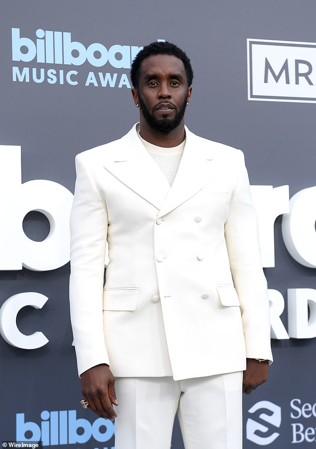 Iako su Justinove zabave navodno bile divlje, nema naznaka da su uključivale bilo kakvo odvratno ponašanje za koje se optužuje njegov otac Diddy na svojim 'freak off' zabavama; slikano 2022. u Las Vegasu
