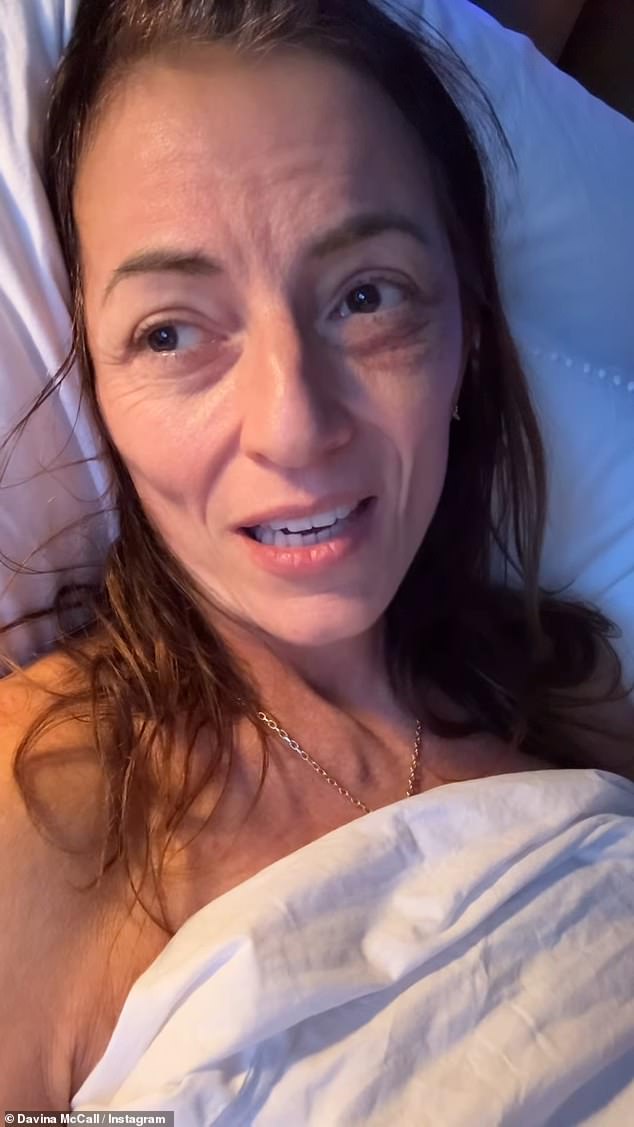 Govoreći u video poruci snimljenoj iz njezina kreveta, rekla je: 'Michael i moja mama briljantno se brinu o meni. Htjela bih nakratko reći veliku čast pomajkama. Ne zahvaljujem dovoljno Gaby. Ona je bila nevjerojatna stijena cijeli moj život'