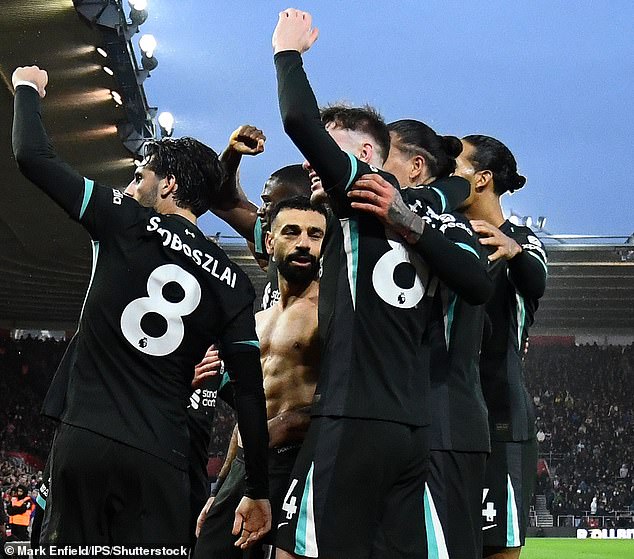 Superzvijezda je 'više vani nego unutra' s ugovorom koji ističe na kraju sezone