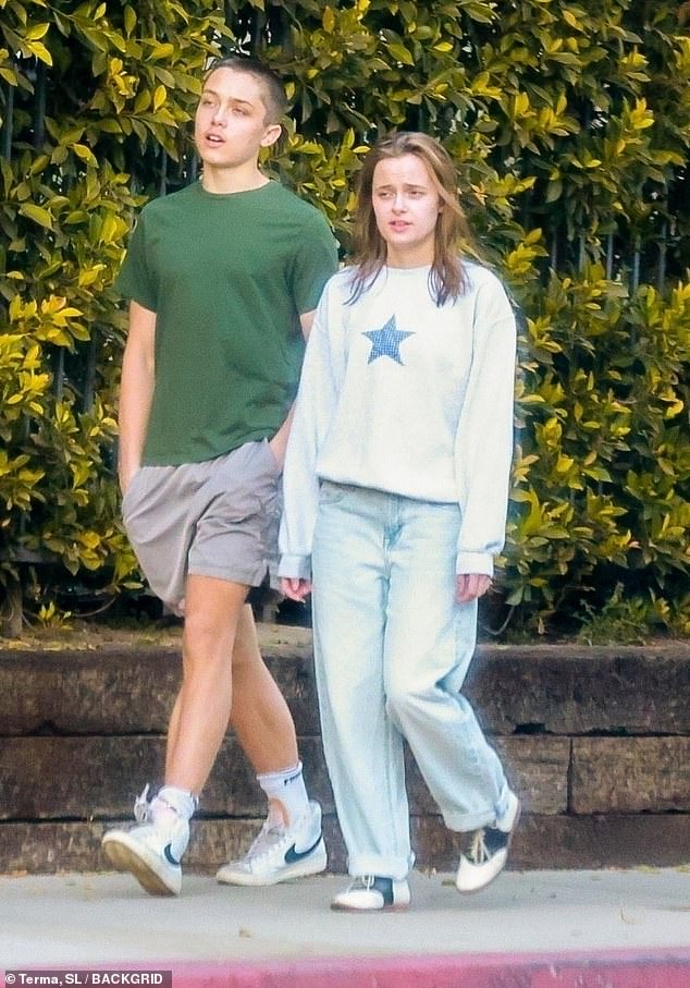 Blizanci Brada Pitta i Angeline Jolie Knox i Vivienne bili su pljuvana slika svojih slavnih roditelja kad su nedavno izašli u LA
