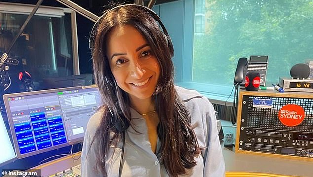 ABC je također otpustio Antoinette Lattouff usred tjedna povremenih smjena voditelja na radiju prošlog prosinca i tužila je ABC zbog nezakonitog otkaza