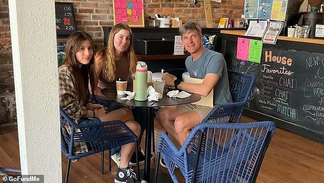 Bila je na putu za Stapletonov All-American Road Show koncert u Kansas Cityju sa svojom obitelji kada se dogodila tragedija. Tri generacije njezine obitelji ¿ njezina mlađa sestra, njezin otac i njezina baka ¿ umrli su nakon što ih je udarilo drugo vozilo