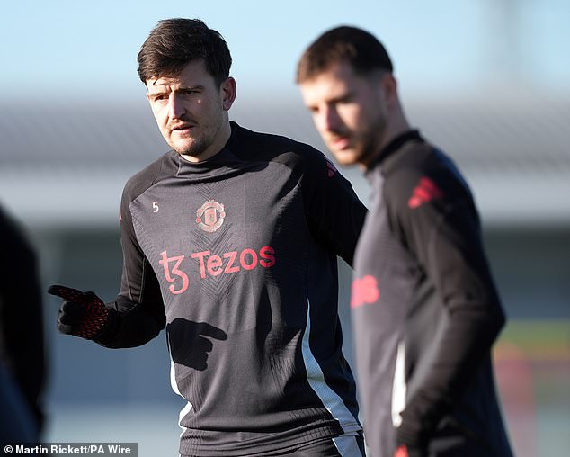 Harry Maguire (lijevo) i Mason Mount (desno) također su bili prisutni, ali Maguire je i dalje u nedoumici