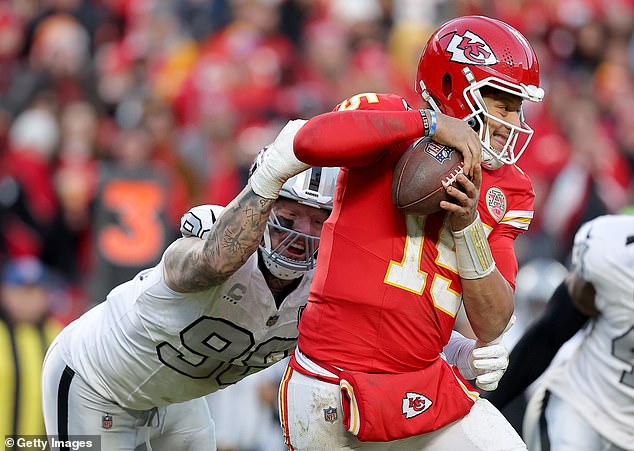 Patrick Mahomes je pet puta dobio otkaz u zajedničkoj karijeri u pobjedi Chiefsa nad Raidersima