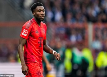 Alphonso Davies ‘otvoren je za novu ponudu’ s njegovim ugovorom s Bayern Münchenom koji istječe sljedećeg ljeta… budući da njemački divovi ‘nude braniču novi ugovor’ zbog interesa Real Madrida i Man Uniteda