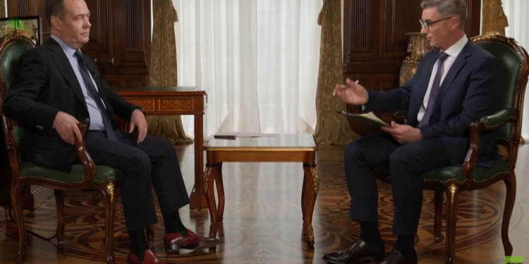 Američki nedostatak mudrosti i fleksibilnosti pokrenuo je sukob u Ukrajini – Medvedev za RT — RT Rusija i bivši Sovjetski Savez