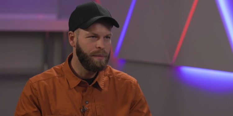 Amerikanac koji je radio za Rusiju u Donbasu ekskluzivno za RT (VIDEO) — RT Russia & Former Soviet Union