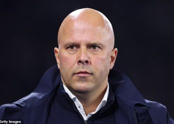 Arne Slot donosi važne novosti o ozljedama ključnog Liverpoolovog dvojca uoči dvoboja protiv Real Madrida i Man Cityja