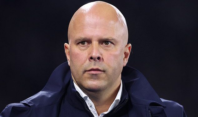 Arne Slot donosi važne novosti o ozljedama ključnog Liverpoolovog dvojca uoči dvoboja protiv Real Madrida i Man Cityja