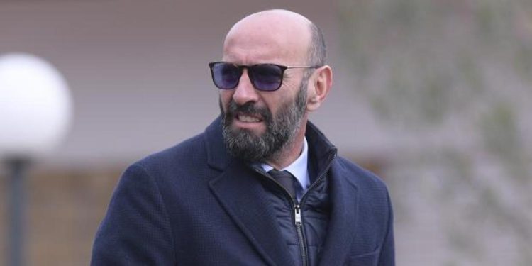 Aston Villa-Juve, Monchi na Douglasa Luiza