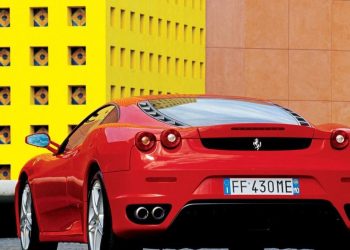 Auto Klub – Besramna prevara: Vlasnik Ferrarija F430 pronašao način kako besplatno parkirati