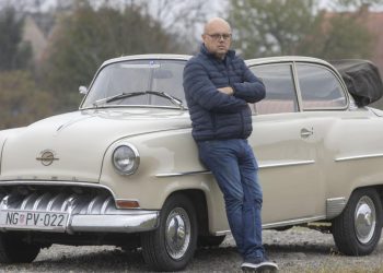 Auto Klub – Domaći rijetki Opel Olympia većinu vremena provodi parkiran u Muzeju prometa i tehnike u Novoj Gradiški