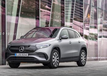 Auto Klub – Električni Mercedes spontano buknuo: Požar zahvatio obiteljsku kuću, a zapalio se kad nije bio na punjaču