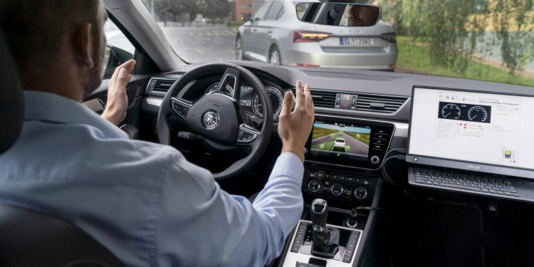 Auto Klub – Jesu li sad pretjerali? Google osmislio sustav koji bi preuzeo kontrolu nad autom ako ste loš vozač