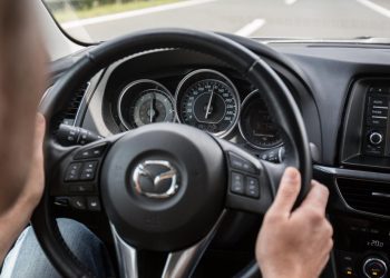 Auto Klub – Kako smanjiti potrošnju goriva: Trebate li ubrzavati lagano ili stisnuti ‘gas do daske’?