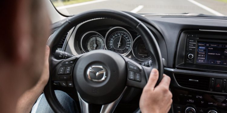 Auto Klub – Kako smanjiti potrošnju goriva: Trebate li ubrzavati lagano ili stisnuti ‘gas do daske’?