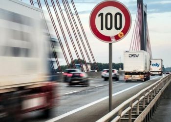 Auto Klub – Kraj jurnjave? Europska zemlja želi elektronski ograničiti brzinu automobila na 100 km/h