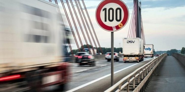 Auto Klub – Kraj jurnjave? Europska zemlja želi elektronski ograničiti brzinu automobila na 100 km/h