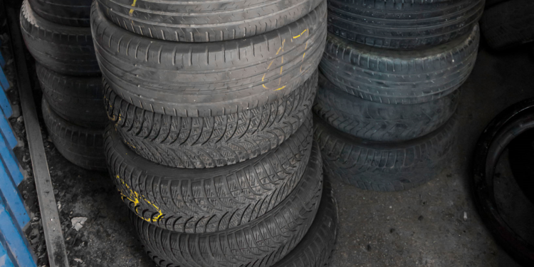 Auto Klub – Možete li kupnjom rabljenih guma, što je rizik, profitirati i voziti sigurno? Ako o tome razmišljate provjeriti ovo