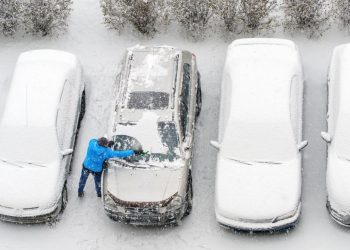 Auto Klub – Nemojte uništavati svoj auto: Trebate li pričekati da se motor zagrije ili možete krenuti odmah?