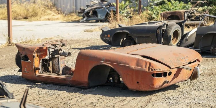 Auto Klub – Netko će imati puno posla: Ovaj hrđavi komad zgužvanog lima platio je poput novog VW Golfa, evo i zašto