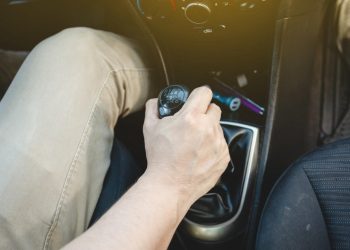 Auto Klub – Policajci to ne pamte: Kilometrima po gradu u ludoj potjeri bježao vozeći unatrag, svi se razbježali