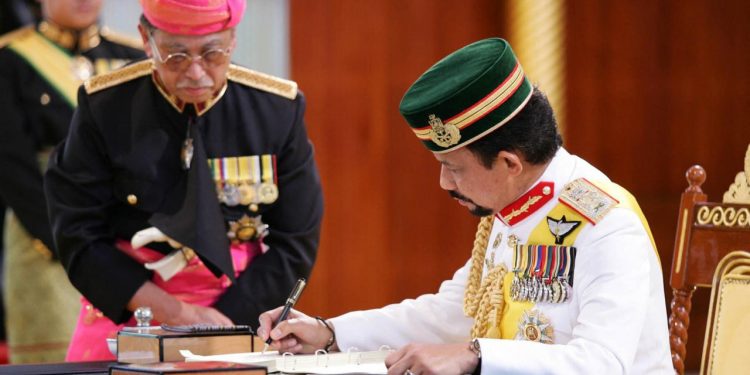 Auto Klub – ‘Procurile’ fotografije: Pogledajte najveću svjetsku kolekciju auta koje posjeduje arapski sultan