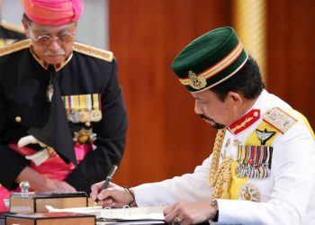 Auto Klub – ‘Procurile’ fotografije: Pogledajte najveću svjetsku kolekciju od 7000 auta koje posjeduje čuveni sultan