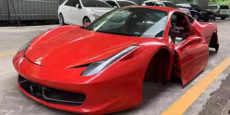 Auto Klub – Uvijek ste željeli voziti Ferrari? Pronašli smo jedan na Alibabi, fali mu samo ‘nešto dijelova’