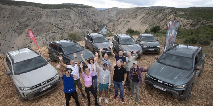Auto Klub – Velebit prepun zamki: Nova Dacia Duster priuštila je našim čitateljima avanturu za pamćenje