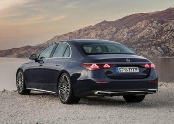 Auto Klub – Vlasnik Porschea 911 zgrožen zamjenskim Mercedesom E-klase: ‘Neću voziti taj kauč na kotačima’