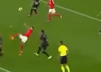 Benfica, Di Maria nevjerojatno: udarac iznad glave s ruba kaznenog prostora!