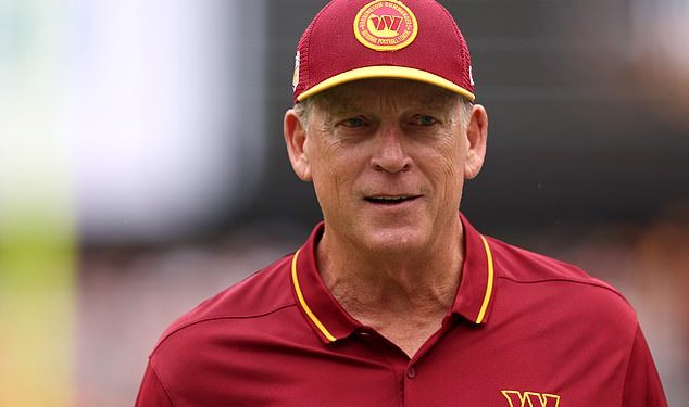 Bivši trener NFL-a Jack Del Rio uhićen zbog DUI-ja nakon što je njegov automobil ‘udario u ulični znak i zatim se zabio u ogradu’