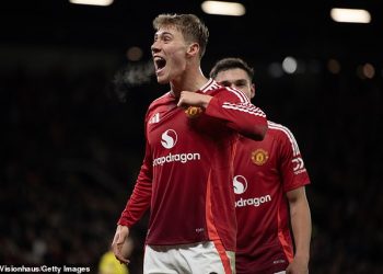 Bizarna proslava gola Rasmusa Hojlunda protiv Bodoa/Glimta objašnjena je jer navijači Man Uniteda inzistiraju na tome da je napadač ‘dokazao da su u krivu’