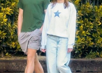 Blizanci Brada Pitta i Angeline Jolie Knox i Vivienne (16) izgledaju baš poput svojih slavnih roditelja na izletu u LA-u