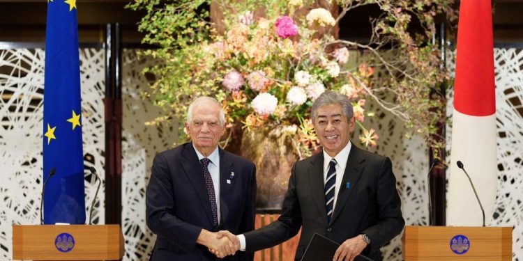 Borrell pozdravlja sigurnosni sporazum između EU i Japana — RT World News
