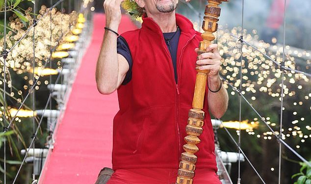 Carl Fogarty otkriva da je tri puta odbio I’m A Celeb prije nego što je okrunjen za kralja džungle dok govori novim prijateljima iz kampa kako će se njihovi životi promijeniti