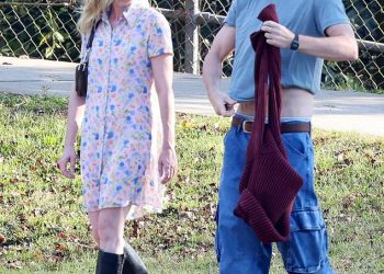 Channing Tatum uživa u romantičnoj šetnji s kolegicom Kirsten Dunst na setu njihovog nadolazećeg filma Roofman