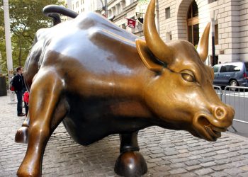 Cijena XRP-a približava se 1,70 USD kako se zamah povezan s valovima nastavlja